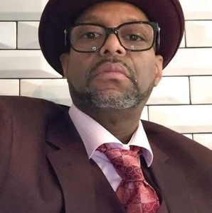 Meet your Posher, Derek